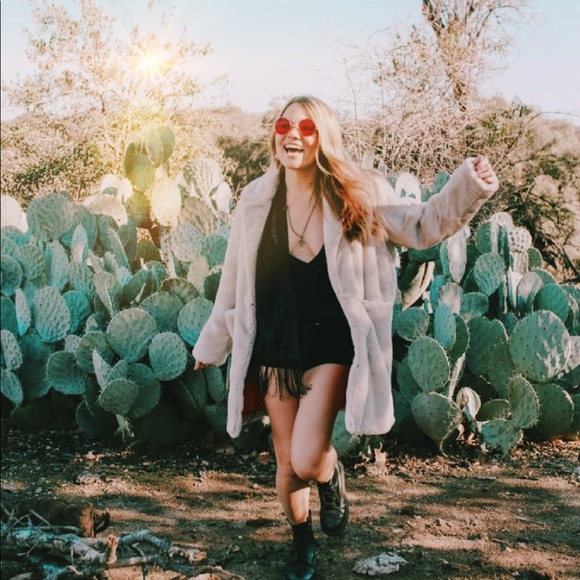 LAST ONE! NEW tan beige faux fur embroidered coat - Picture 9 of 13